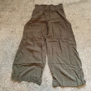 Petal and Pup olive green crop pant size 4